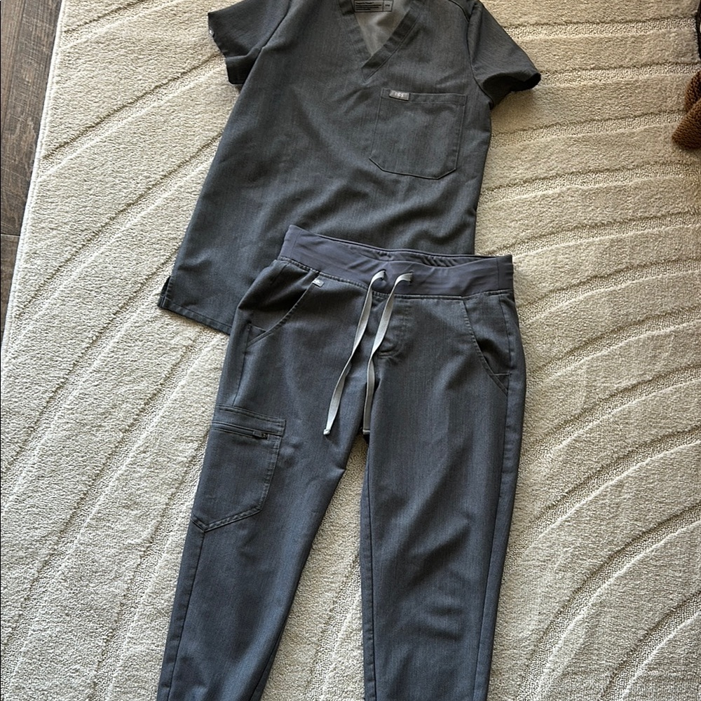 Figs Gray Scrub Set
